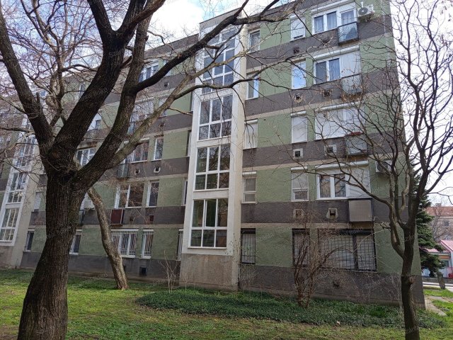 Eladó téglalakás, Szolnokon 26.9 M Ft, 1+1 szobás