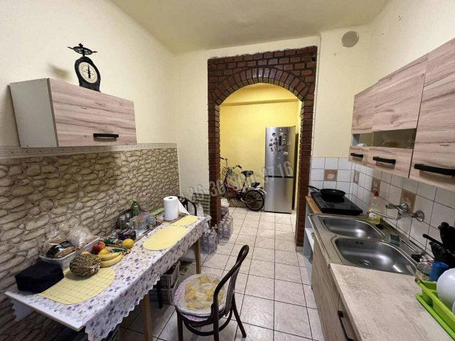 Eladó téglalakás, Dunaújvárosban 26.7 M Ft, 1 szobás