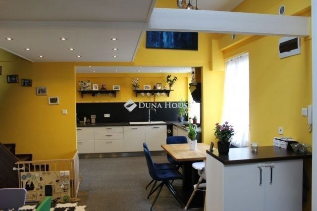 Eladó téglalakás, Budapesten, VIII. kerületben 95 M Ft, 3 szobás