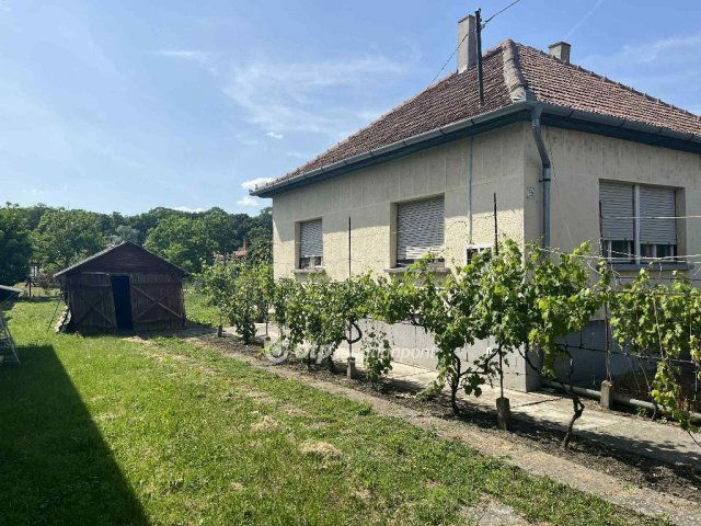 Eladó családi ház, Jászalsószentgyörgyon 26 M Ft, 4 szobás