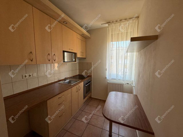 Eladó téglalakás, Keszthelyen 46.9 M Ft, 2 szobás