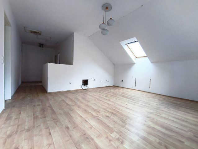Eladó családi ház, Dombóváron 21.9 M Ft, 4 szobás