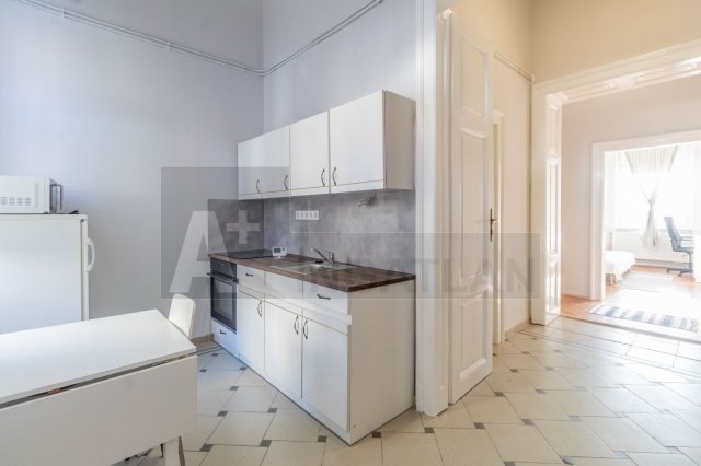 Eladó téglalakás, Szegeden 122 M Ft, 4 szobás