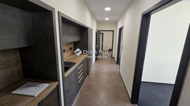 Eladó iroda, Veszprémben 52 M Ft / költözzbe.hu