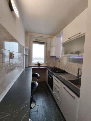 Eladó panellakás, III. kerületben, Kaszásdűlő utcában