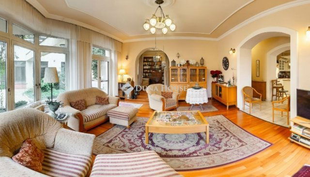 Eladó családi ház, Kecskeméten 188 M Ft, 7 szobás