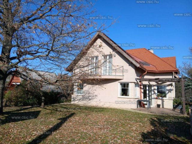 Eladó családi ház, Nagykovácsiban 219 M Ft, 7 szobás