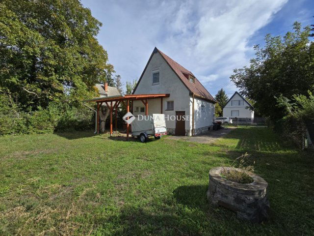 Eladó nyaraló, Alsóörsön 79.9 M Ft, 4 szobás