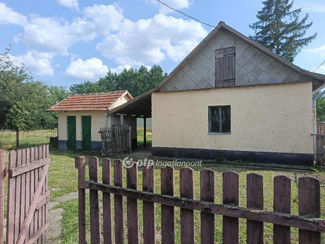 Eladó családi ház, Zsákán 12 M Ft, 2+1 szobás