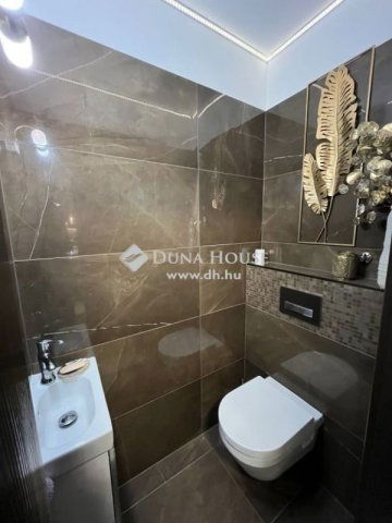 Eladó téglalakás, Budapesten, I. kerületben 239.9 M Ft, 3 szobás