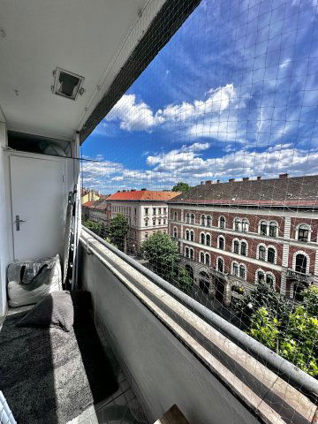 Eladó téglalakás, Budapesten, VII. kerületben, Bajza utcában