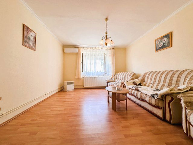 Eladó panellakás, Békéscsabán 19.5 M Ft, 1 szobás