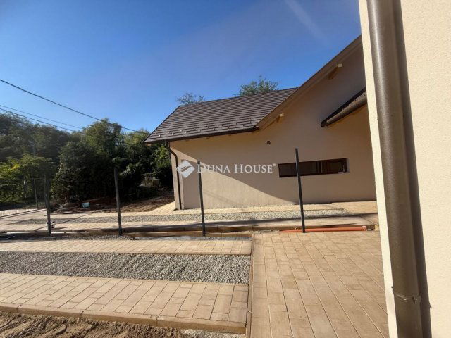 Eladó ikerház, Veresegyházon 146.8 M Ft, 4 szobás