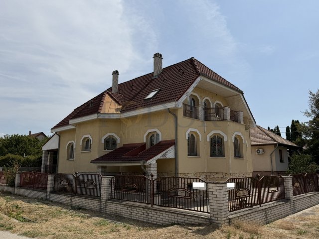 Eladó családi ház, Alsónémediben 109 M Ft, 4+2 szobás