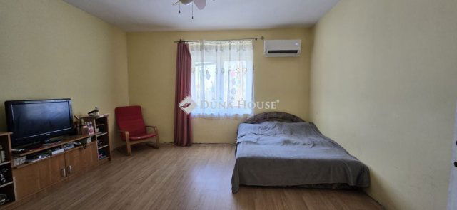 Eladó családi ház, Alapon 23.5 M Ft, 4 szobás