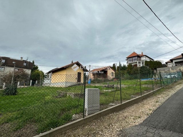 Eladó családi ház, Diósdon 130 M Ft, 1 szobás