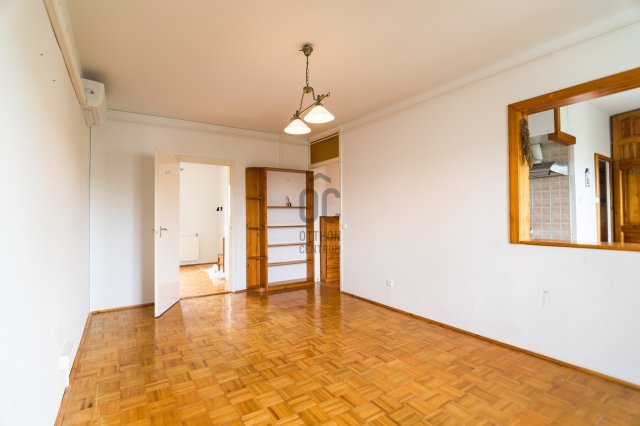 Eladó panellakás, Székesfehérvárott 56 M Ft, 4 szobás