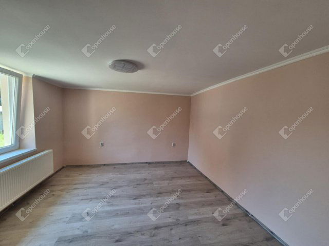 Eladó családi ház, Monoron 67.5 M Ft, 3 szobás