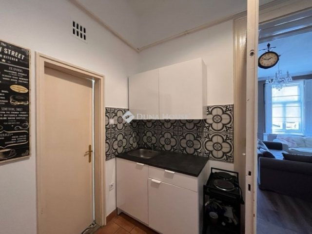 Eladó téglalakás, Kecskeméten 34.9 M Ft, 2 szobás