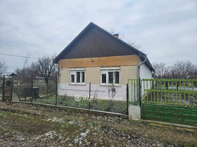 Eladó családi ház, Tiszasülyön 12.9 M Ft, 4 szobás