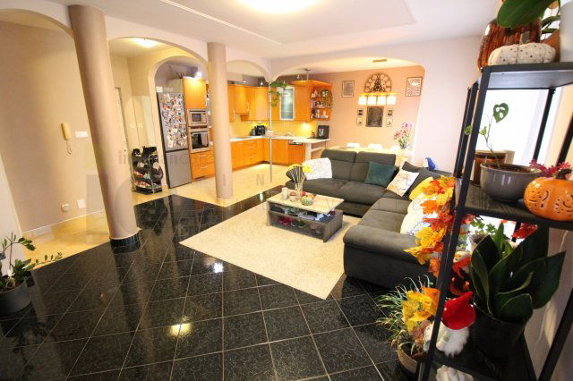 Eladó téglalakás, Szegeden, Fülemüle utcában 91.5 M Ft