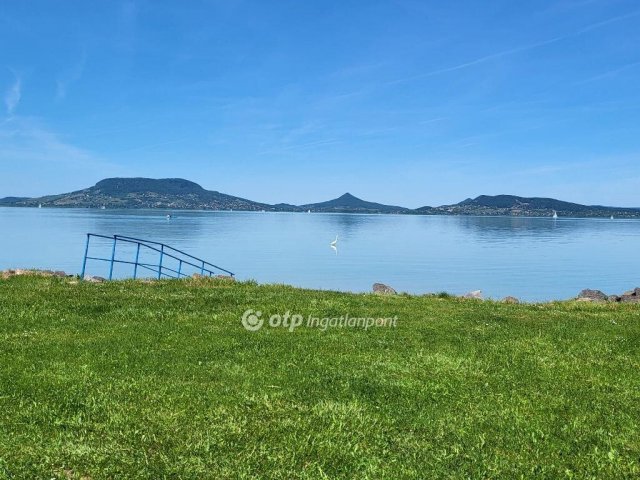 Eladó téglalakás, Fonyódon 55 M Ft, 1 szobás