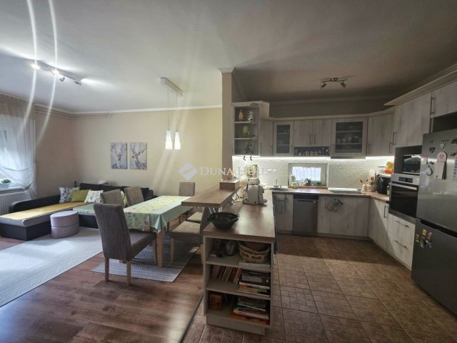 Eladó sorház, Baján 69.99 M Ft, 4 szobás / költözzbe.hu