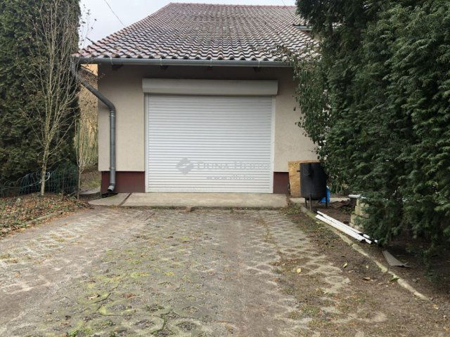 Eladó családi ház, Gödön 118.3 M Ft, 6 szobás