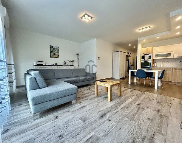 Eladó téglalakás, Győrött 98 M Ft, 3 szobás