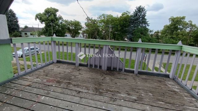 Eladó családi ház, Udvaron 36.5 M Ft, 4 szobás
