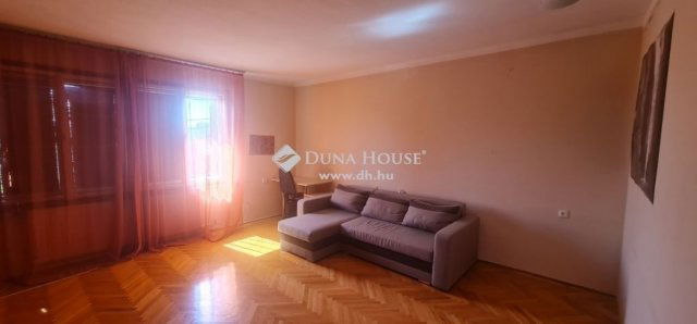 Eladó családi ház, Vecsésen 110 M Ft, 5 szobás