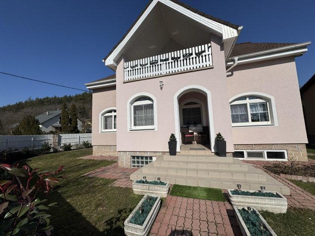 Eladó családi ház, Salgótarjánban 120 M Ft, 6 szobás