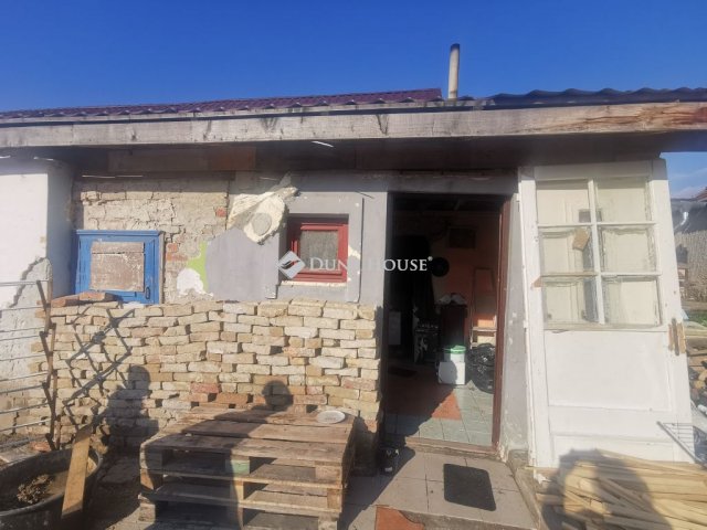 Eladó családi ház, Bicskén, Arany János utcában 40 M Ft