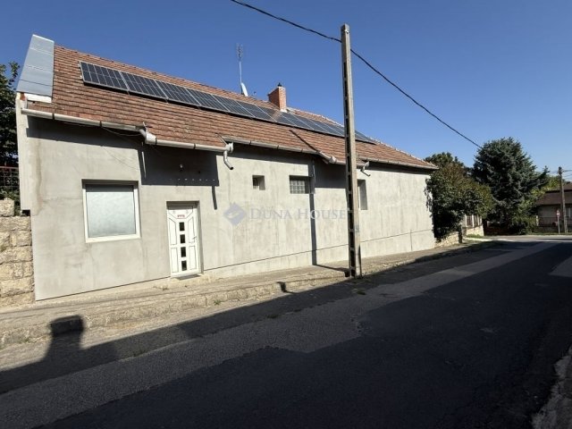 Eladó családi ház, Sóskúton 109.9 M Ft, 5 szobás