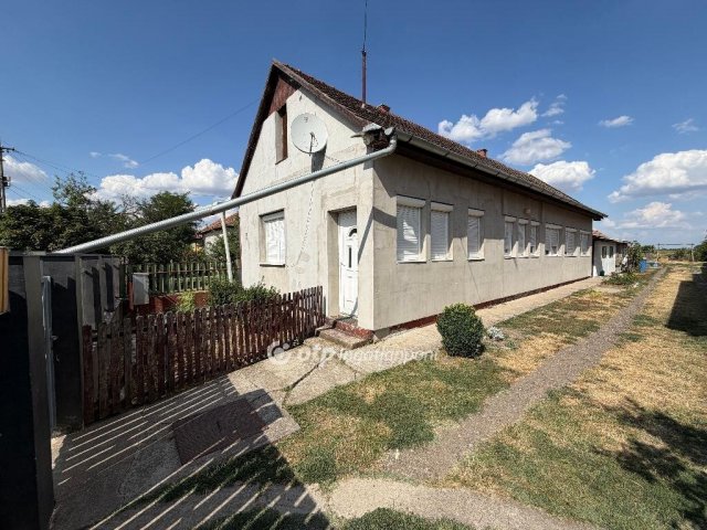 Eladó családi ház, Szerepen 26.9 M Ft, 2 szobás