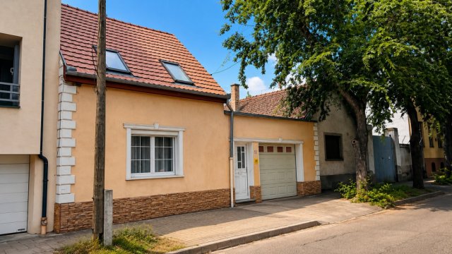 Eladó családi ház, Debrecenben 175 M Ft, 4 szobás