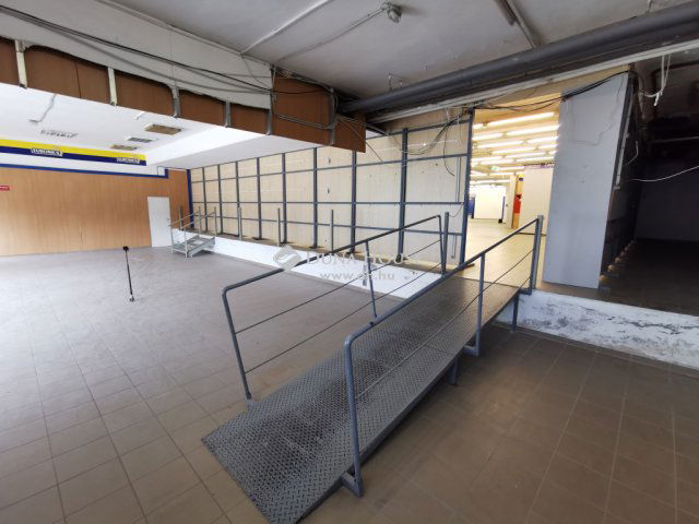 Kiadó üzlethelyiség, Tatabányán 2972 E Ft / hó