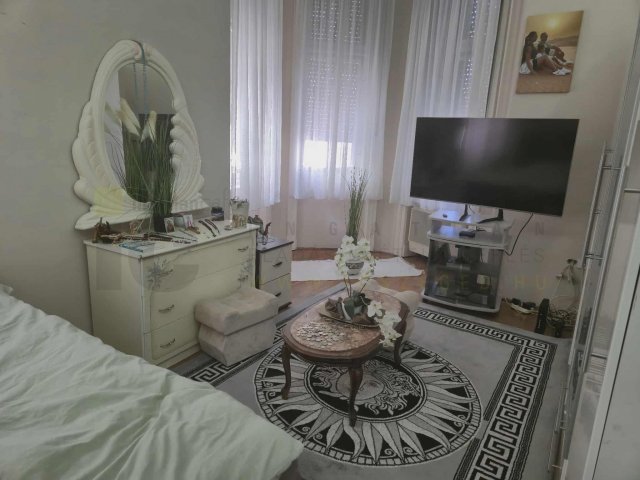 Eladó téglalakás, Szegeden 43 M Ft, 3+1 szobás