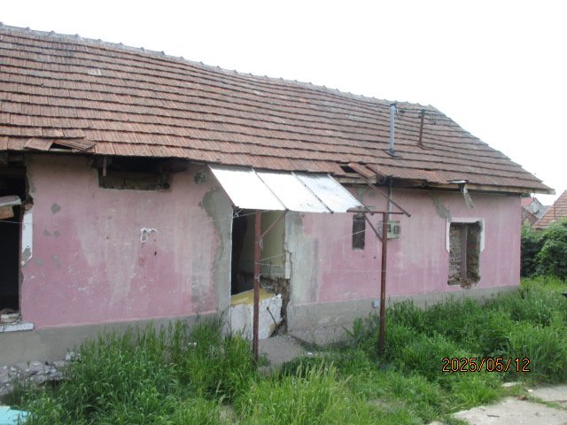 Eladó családi ház, Szikszón 0.65 M Ft, 1+1 szobás