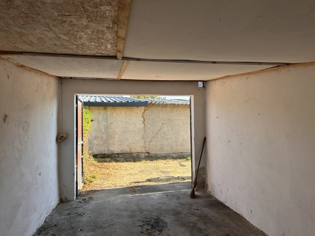 Kiadó garázs, Komáromban 40 E Ft / hó / költözzbe.hu