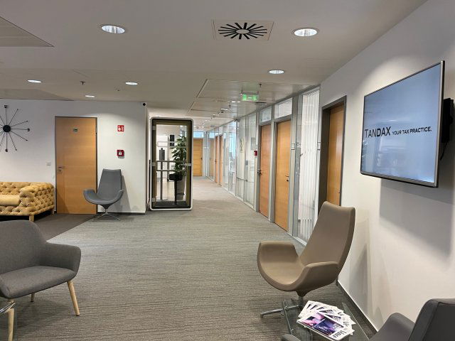 Kiadó iroda, Budapesten, V. kerületben, Széchenyi István téren