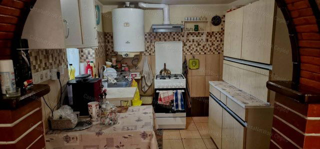 Eladó családi ház, Cegléden 44 M Ft, 3 szobás