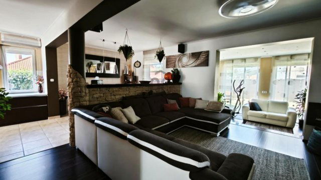 Eladó sorház, Budapesten, XVII. kerületben 173.4 M Ft, 5 szobás