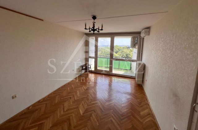 Eladó panellakás, Pécsett 51.9 M Ft, 3 szobás
