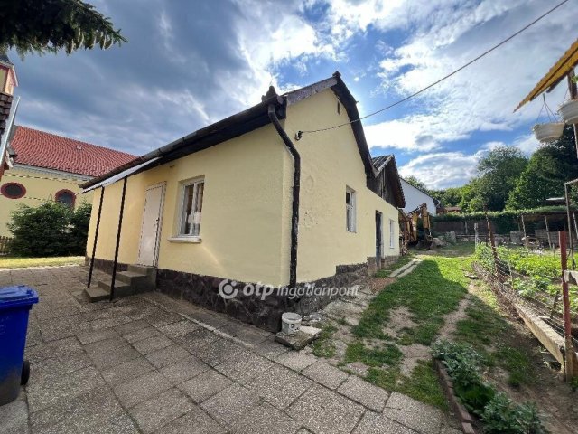 Eladó családi ház, Recsken 26.9 M Ft, 2 szobás