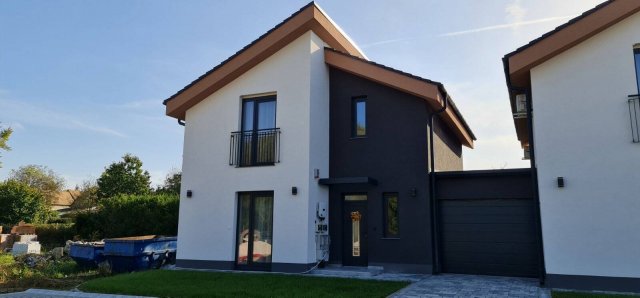 Eladó sorház, Oroszlányban 84.9 M Ft, 4+1 szobás