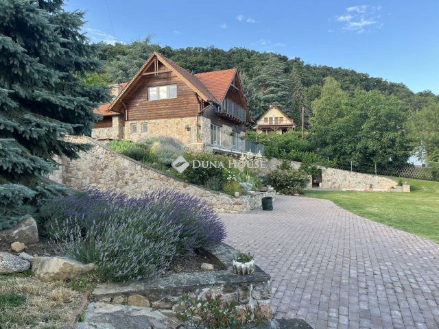 Eladó családi ház, Ábrahámhegyen 329 M Ft, 6 szobás