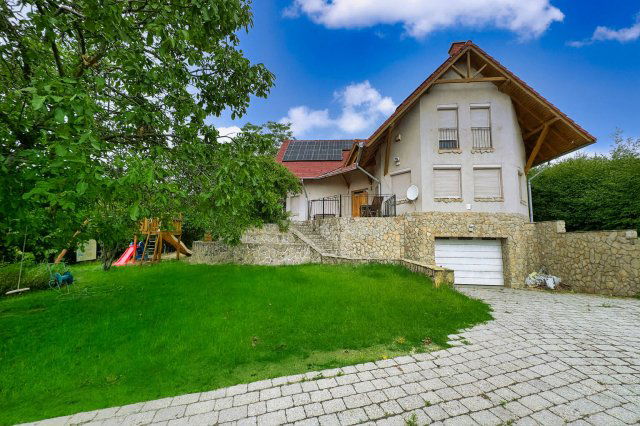 Eladó családi ház, Pákozdon 179 M Ft, 6 szobás