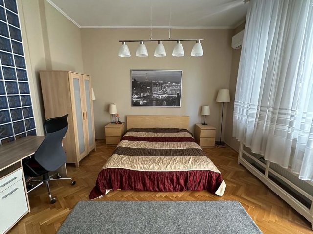 Kiadó téglalakás, albérlet, Budapesten, V. kerületben, 3 szobás