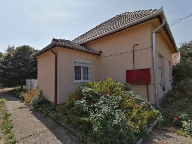 Eladó családi ház, Pusztaszabolcson 45 M Ft, 3 szobás
